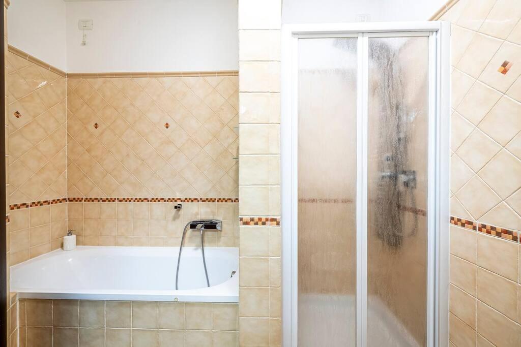 Leopolda Apartment Free Wi-Fi Firenze Esterno foto